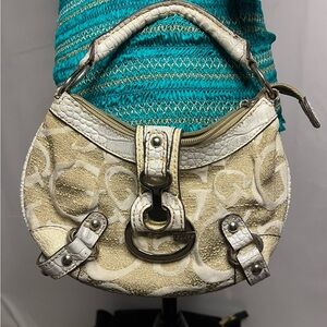 Y2K Guess Cream and Gold Shoulder Bag
